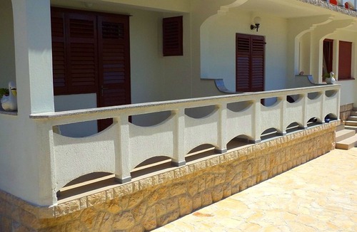 Kampor Apartment | Beautiful Apartment With Balcony on Island Rab
