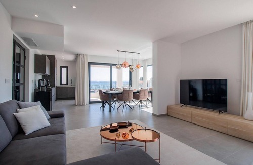 Zman Apartment | BEAUTIFUL APARTMENT WITH POOL