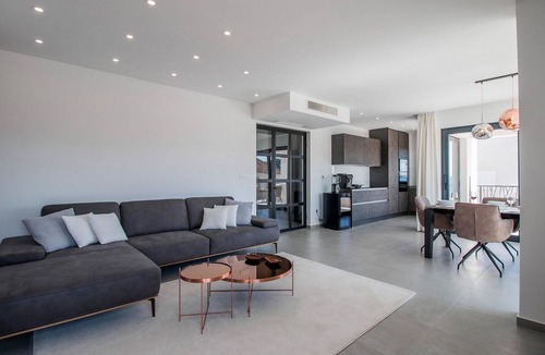 Zman Apartment | BEAUTIFUL APARTMENT WITH POOL