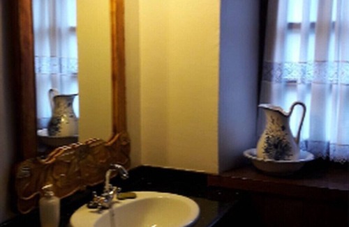 Casarilh Villa | Beautiful Aranese house with charm, views and Provençal decoration.
