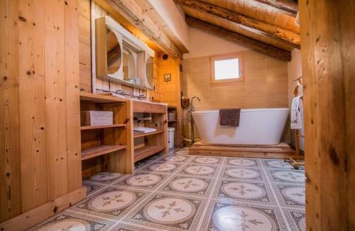 Les Clefs Ski Chalet | Beautiful, atypical loft in the Aravis