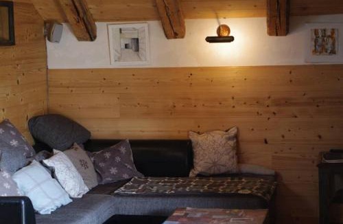Les Clefs Ski Chalet | Beautiful, atypical loft in the Aravis