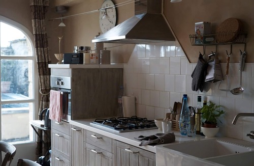 Belvezet House | Beautiful authentic stone village house (19 ° s) in a hamlet 15 ’from Uzès