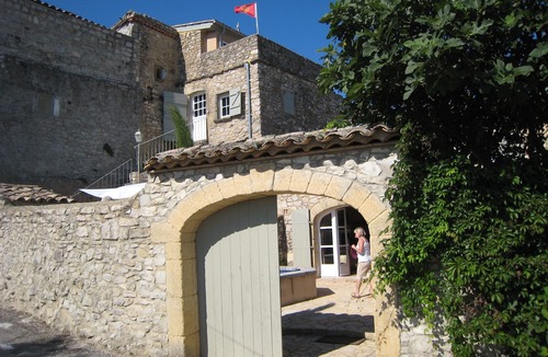 Belvezet House | Beautiful authentic stone village house (19 ° s) in a hamlet 15 ’from Uzès