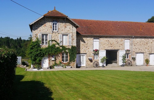 La Roche-l'Abeille House | Beautiful barn conversion with private courtyard and pool.