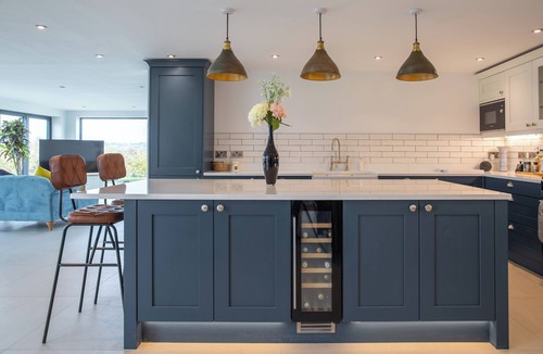 Cropthorne House | Beautiful Barn Conversion-Escape for 12