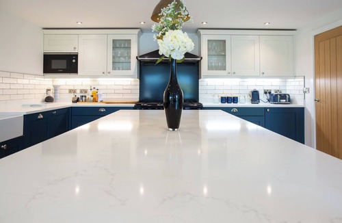 Cropthorne House | Beautiful Barn Conversion-Escape for 12