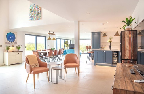 Cropthorne House | Beautiful Barn Conversion-Escape for 12