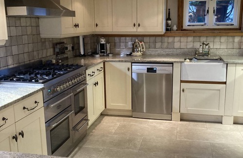 Westerham House | Beautiful Barn & Garden