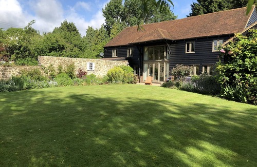 Westerham House | Beautiful Barn & Garden