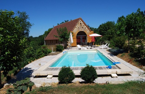 Camboulit House | beautiful barn restored near FIGEAC private pool, 6/8 persons,