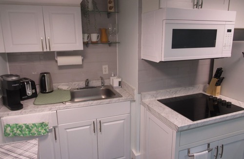 Medford Apartment | Beautiful Basement in Medford close to Tufts