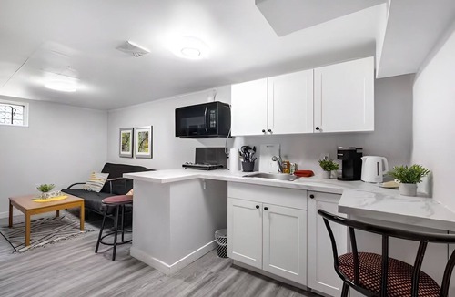 Winnipeg House | Beautiful Basement Private Suite Prime Location