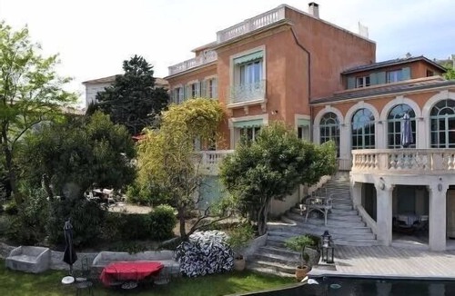 Bompard Villa | Beautiful Bastide between sea and hill with garden and pool in Marseille