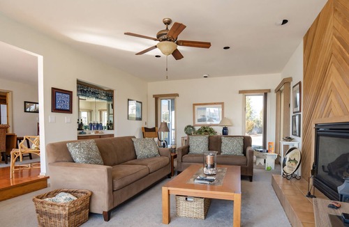 Avalon House | BEAUTIFUL BAYFRONT HOME ON PELICAN DR IN AVALON