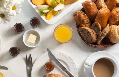 Great Hallingbury RV Rental | Beautiful Bell Tent with Shared Bathroom