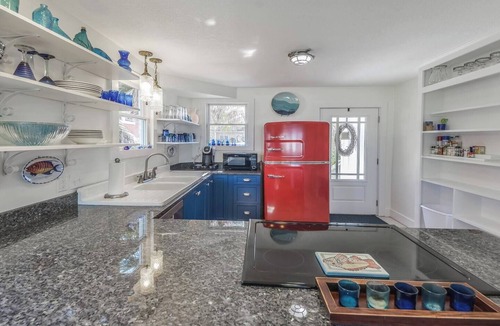 Ocean Cay House | Beautiful Beach Views I Private Beach Access I Outdoor Kitchen I Warm and Inviting Spaces