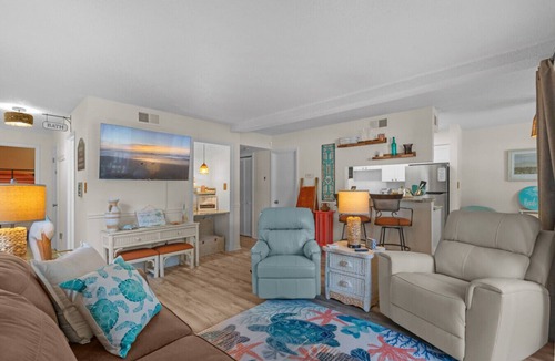 Calabash Apartment | Beautiful Beach Bungalow