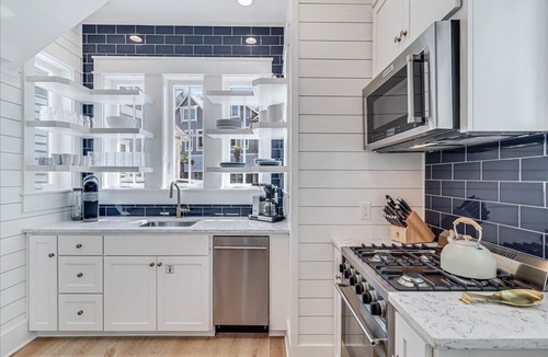 Cinnamon Shore Cottage | Beautiful Beach Cottage in Elegant Design w/20+ Amenities Access