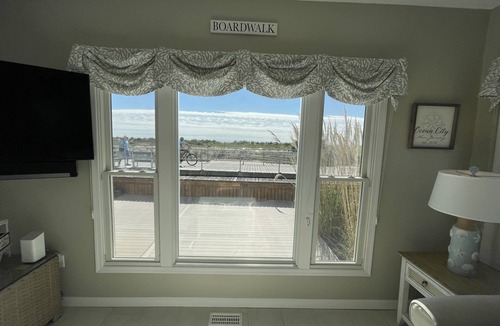 North End House | Beautiful Beach Front - 3 BR 3 Bath
