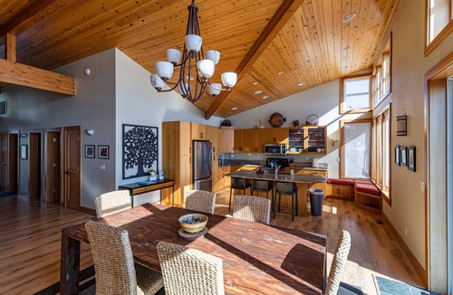 Happy Camp Hideaway House | Beautiful Beach Front home!