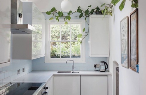 St Leonards-On-Sea House | Beautiful Beachfront Townhouse