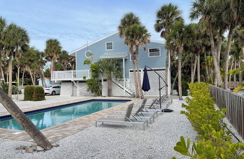 Golden Beach House | Beautiful Beach House with large pool