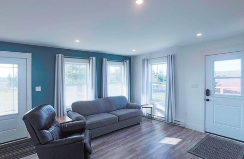 DeSable Cottage | Beautiful Beach House, 3 Bedroom, 2 Bath, Bbq, & Firepit.