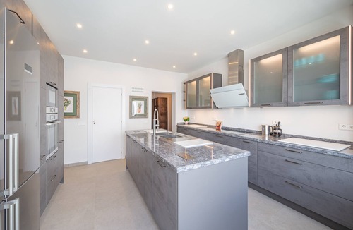 New Golden Mile Villa | Beautiful Beach Villa on the "New Golden Mile" in Estepona- book 5 to 8 bedrooms