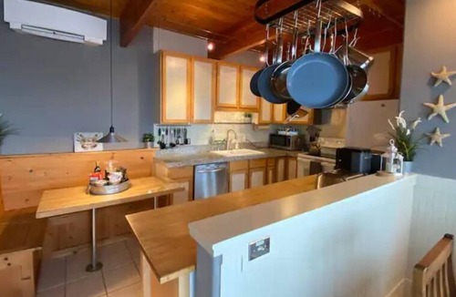 Camano Island House | Beautiful Beachfront Home on Camano Island