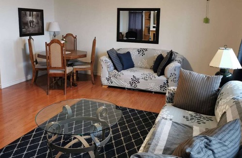 Wasaga Beach Resort | Beautiful Beachfront Access Cottage with Pool