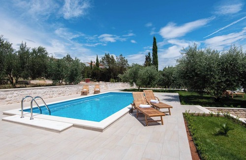 Loviste Villa | Beautiful beachfront Villa with swimming pool!