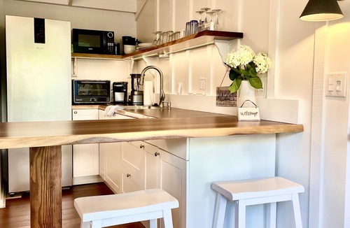 Kailua Cottage | Beautiful Beachside Bungalow