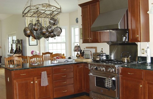 Sheffield House | Beautiful Berkshire Home - Enjoy summer, fall & winter attractions