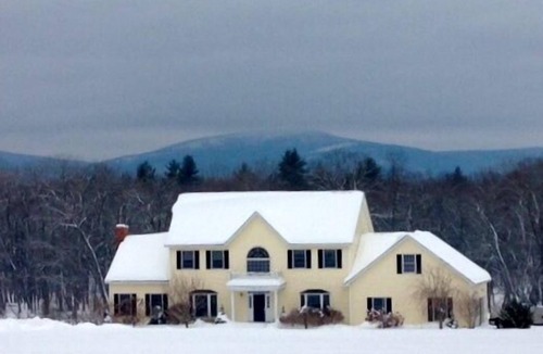 Sheffield House | Beautiful Berkshire Home - Enjoy summer, fall & winter attractions