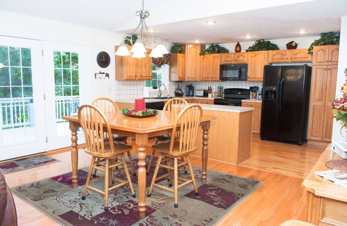 McGaheysville House | Beautiful Big Resort Home,Views, Pool table, Ping Pong, Air Hockey, Foosball