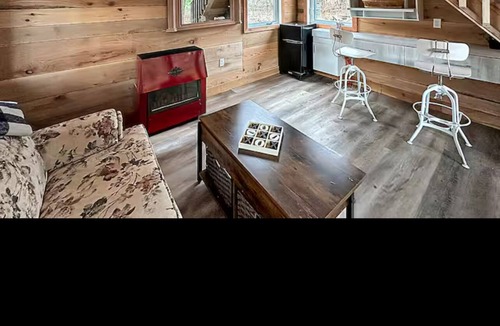Langton Cabin | Beautiful Birez cabin unique Norwegian, Belgium style Cabin.