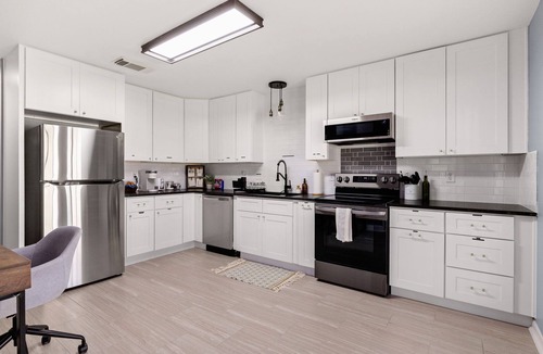 West San Antonio House | Beautiful Blue Haus w/Private Patio, Office Desk