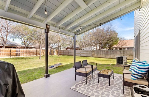 West San Antonio House | Beautiful Blue Haus w/Private Patio, Office Desk