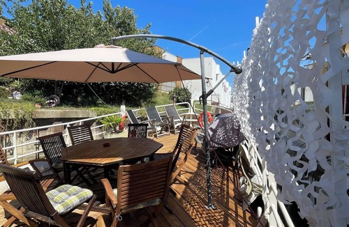 Asnieres-sur-Seine Boat Rental | Beautiful boat with AC in charming Asnières-sur-Seine