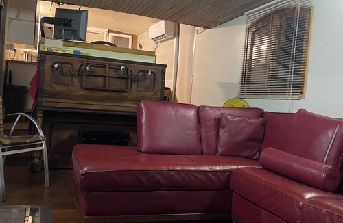Asnieres-sur-Seine Boat Rental | Beautiful boat with AC in charming Asnières-sur-Seine