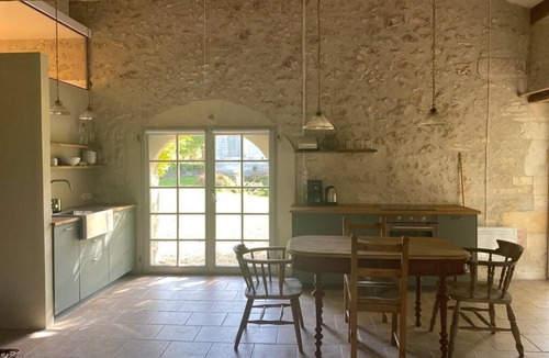 Bourg-Charente House | Beautiful Boathouse by the River