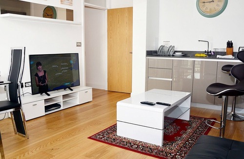 Bromley South Apartment | BEAUTIFUL BOW HOLIDAY HOME