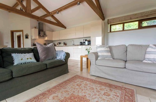 Corsham Apartment | Beautiful Box Hill Lodge
