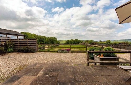 Corsham Apartment | Beautiful Box Hill Lodge