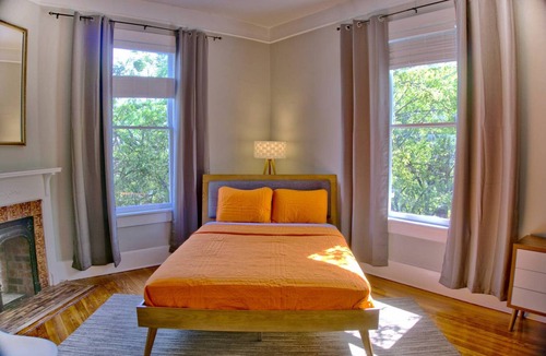 Dixon Park House | Beautiful brick 2 bedroom home