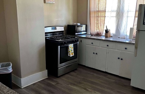Evergreen House | Beautiful Brick Patio, Top Unit- Bluemoon Bungalow