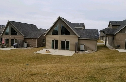 Spirit Lake House | Beautiful, Bridges Bay Cabin #122
