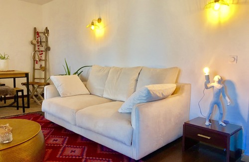 Lemasson House | Beautiful, bright apartment with terrace