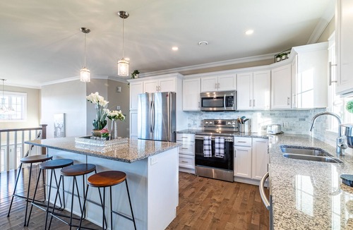 Stratford House | ⭐️Beautiful Bright House 5 Mins From Downtown ⭐️